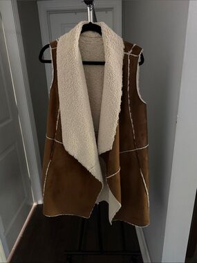 Faux Suede Sherpa-Lined Vest in Camel and Cream